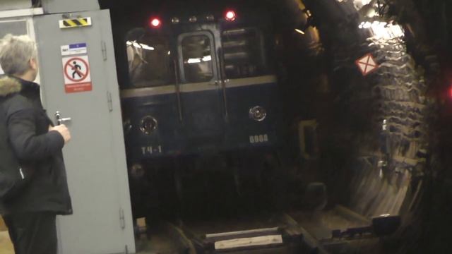 "До Академической" Метропоезд Ем №128 смотреть онлайн