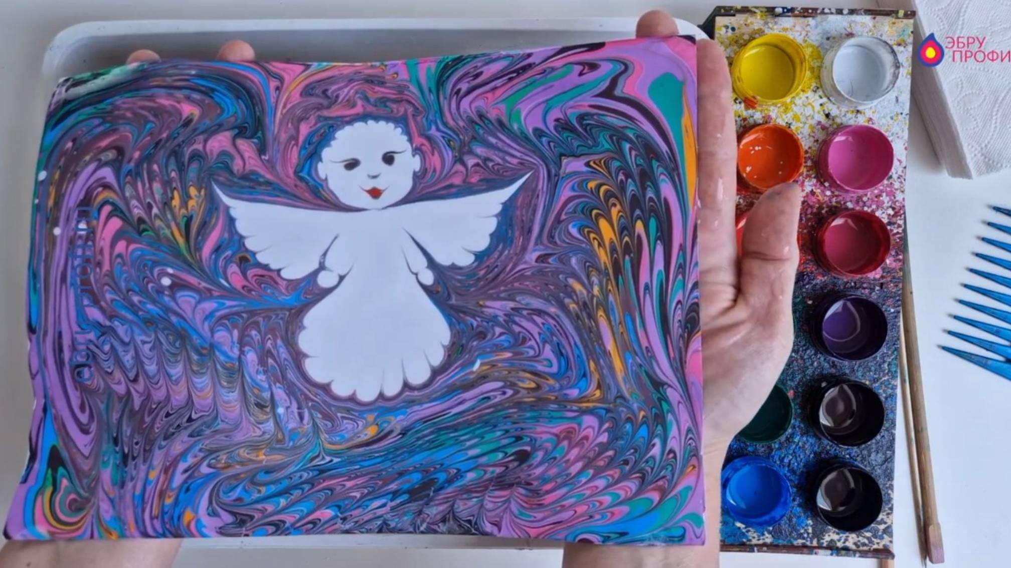 Видео-урок Как нарисовать ангела на воде_ (технология эбру) смотреть онлайн