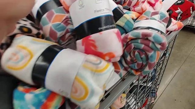 Throw Blankets At Walmart - Nov. 2021 смотреть онлайн