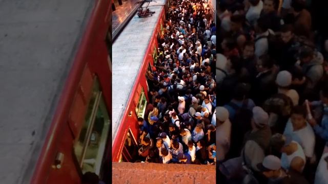 Hora pico metro Pantitlán línea A смотреть онлайн