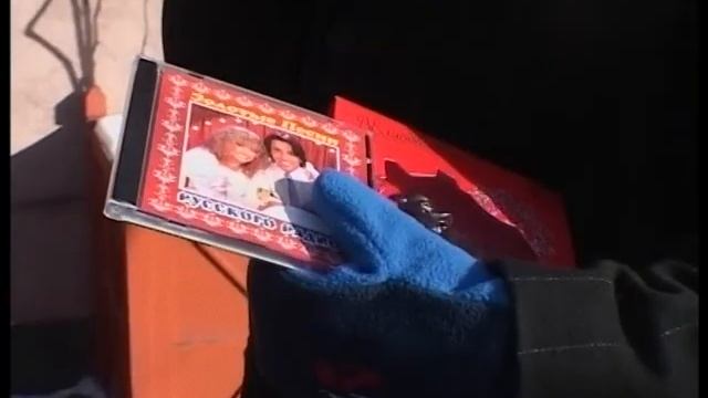 "Русское радио", Год Быка - Радиоведущие на улице вручают подарки. смотреть онлайн