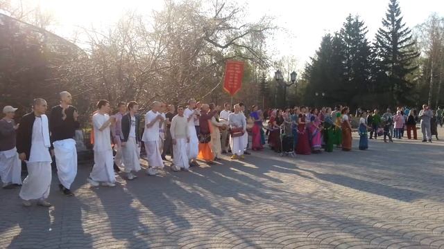 Маха-харинама в г.Новосибирске 24.04.2016 (6 часть) смотреть онлайн