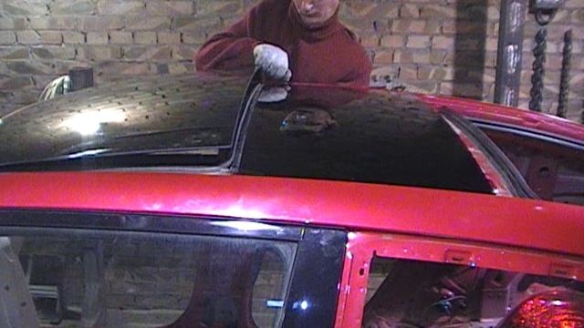 Как срезать панорамное стекло на крыше Хендай Велостер