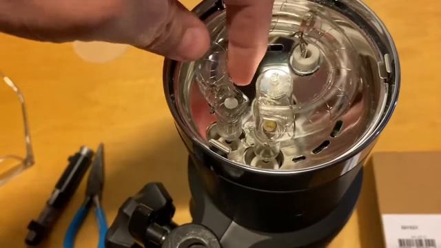 Profoto D2/B1: replacing the strobe tube смотреть онлайн