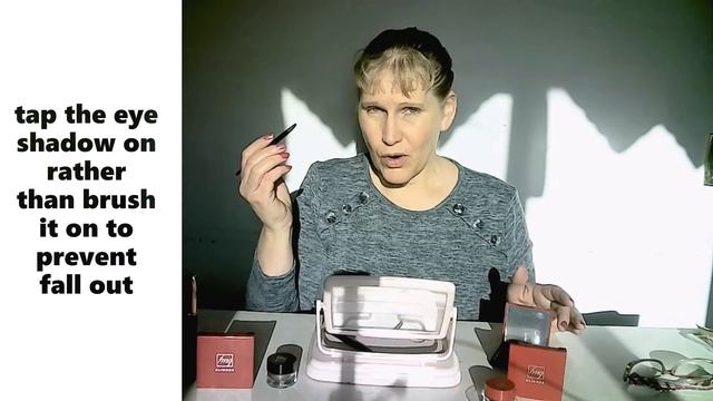 Eye Shadow using AVON fmg Glimmer Eyeshadow Quad смотреть онлайн