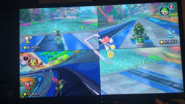 Santi juega Mario Kart 8 Deluxe con mami y papi (y les gana) смотреть онлайн