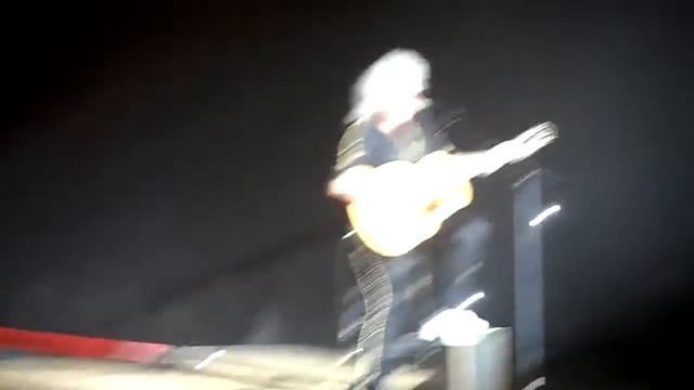 QUEEN + Adam Lambert "Brian May: Love Of My Life Solo" live in Orfeo, Cordoba смотреть онлайн
