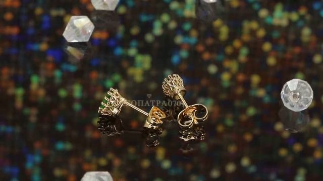 Серьги в миниатюрном исполнении с яркими фианитами, покрытые золотом. смотреть онлайн