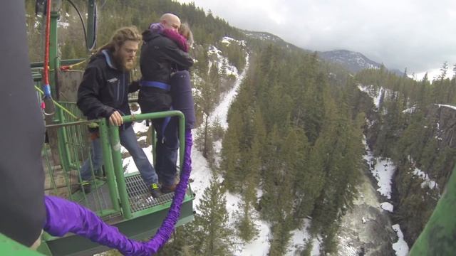 Dad & 7 year old Daughter Tandem Whistler Bungee Jump смотреть онлайн