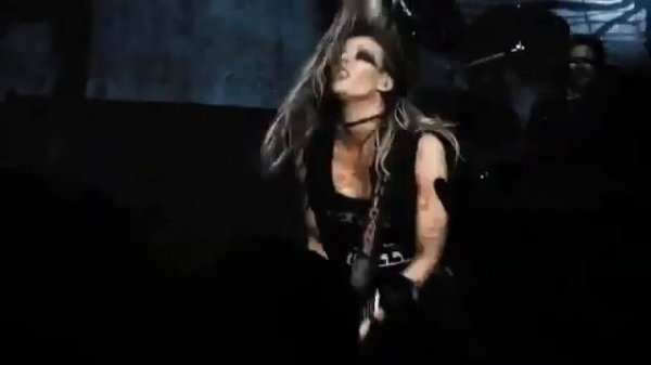 Alice Cooper & Nita Strauss - Woman of Mass Destruction (Live 2017)