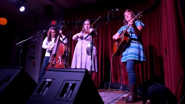 Carper Family - When Someone Wants To Leave (Dolly Parton) смотреть онлайн