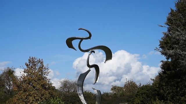 "Fluidity" Kinetic Wind Sculpture by Will Carr смотреть онлайн
