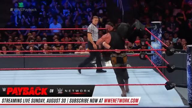 Braun Strowman Powerslams to Roman Reigns смотреть онлайн