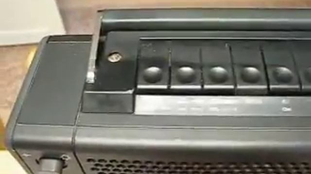 Tramp WE 100 Worldband Receiver смотреть онлайн