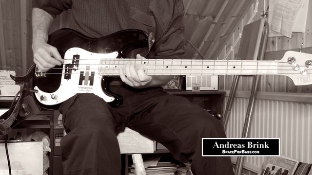 Ambient Electric Bass Guitar with reverb and loop pedal смотреть онлайн