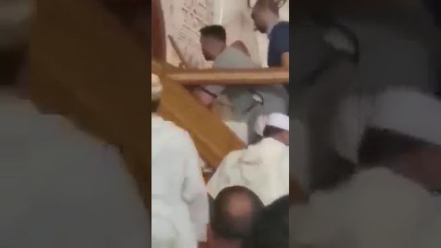Paish Imam Died During Reciting Friday Khutba (Paish Imam Ki Jummay K Khutby Doran Moat) #death смотреть онлайн