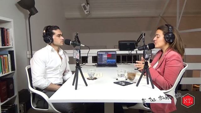 The importance of immersive research process in designing unique experiences -At the studio with K смотреть онлайн