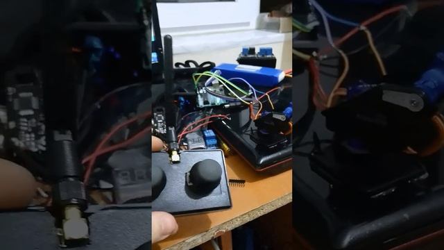 Nrf24l01 joystick servo control смотреть онлайн