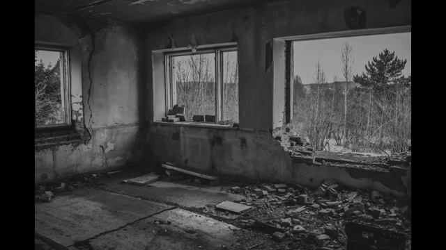 Под люком. Страшная история смотреть онлайн