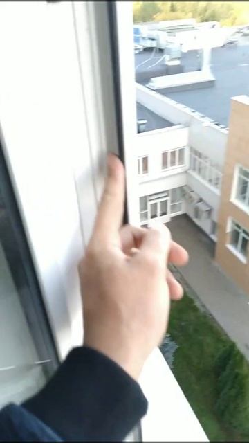 Фурнитура Roto сломалась, а ей 15 лет #roto #заменафурнитуры #ремонтокон #регулировкаокон смотреть онлайн