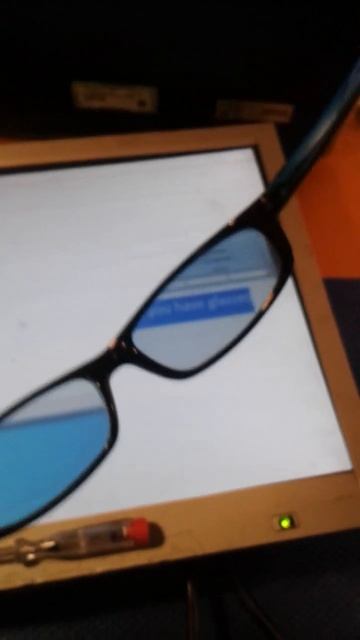 If you can read this you don't need glasses (updated comment) смотреть онлайн