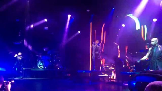 Adam Lambert / Evil In The Night / Sydney смотреть онлайн
