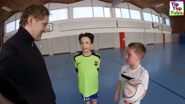 Fußball Training mit Ash Vlog TipTapTube смотреть онлайн