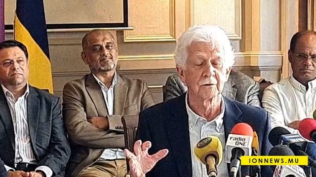 Paul Bérenger : « Bku lamerdment gagné pu prepare la liste candidats. Li normale » смотреть онлайн