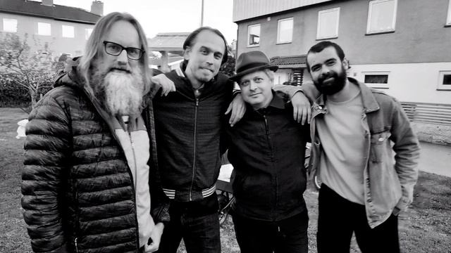 Kinetic Brass Collective - De calor y vida смотреть онлайн