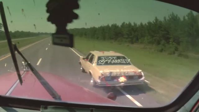 Maximum Overdrive 1986 HD chase [1080p] 2K / максимальное ускорение смотреть онлайн