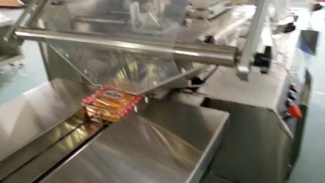 KT 600W Reciprocating waffles packing machine смотреть онлайн