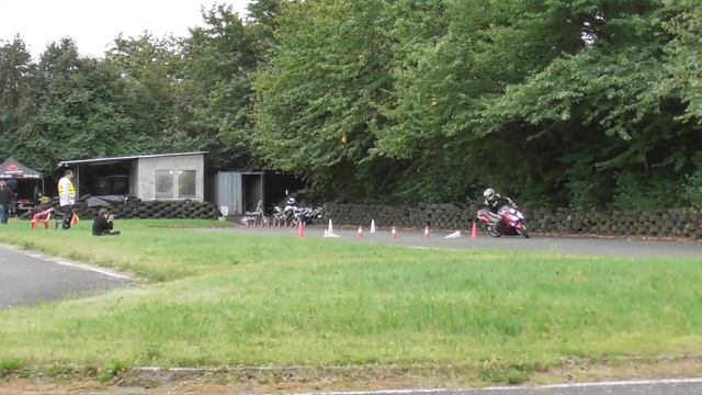 Patrick Albrecht #35 - 1. kolo - Honda VFR800 - 1:52,58 +1 смотреть онлайн