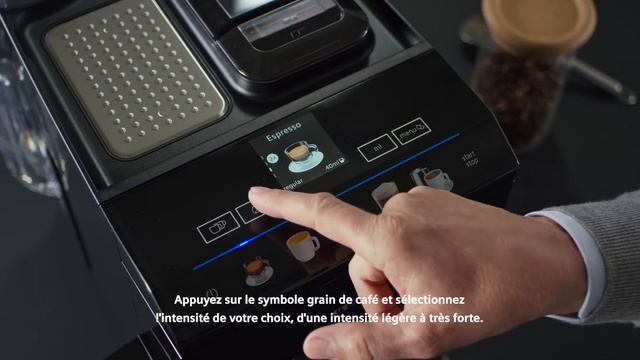 Comment naviguer dans le menu sur une machine à café Siemens EQ.500 ? смотреть онлайн