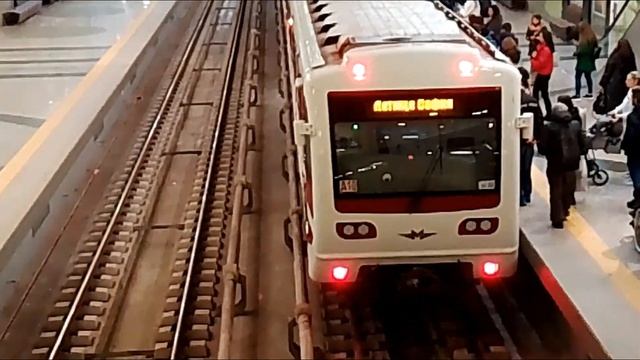 Софийското метро – станция "Витоша" / Metro Sofia station Vitosha смотреть онлайн