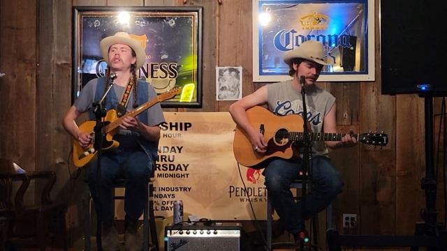 "Okie From Muskogee " Robert Henry and Justyn Lewis смотреть онлайн