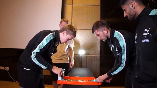 Вратари «Ростова» выяснили, кто круче в серии пенальти. Необычным способом 👀