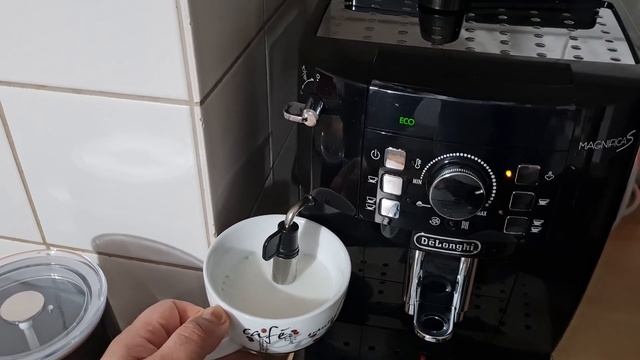 De'Longhi Coffee Machine Magnifica S ECAM 21.118.B, Incl. Milk Frother