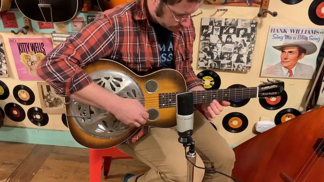 1930s Regal Dobro-cone resonator guitar (nicer-grade model) смотреть онлайн