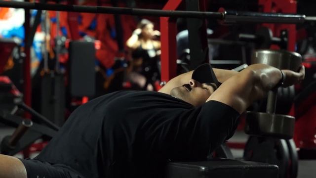 DAY 1 OF PREP - Back Day w/ Santi смотреть онлайн