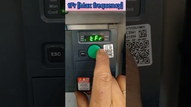 Schneider Altivar ATV320 Basic parameters/programming settings configures 2wire cantrol and connec смотреть онлайн