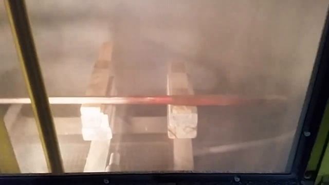 Automatic Sandblaster blasting a 7 foot steel pry bar смотреть онлайн