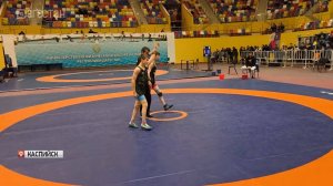 Первенство Дагестана по вольной борьбе проходит в Каспийске