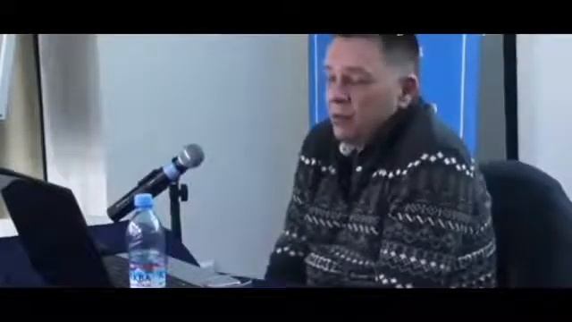 Степан Демура: нужно брать чемоданы и валить! смотреть онлайн