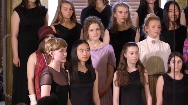 Saint Mary's School Chorale - Ave Maria (Angelus Domini) - Franz Biebl смотреть онлайн