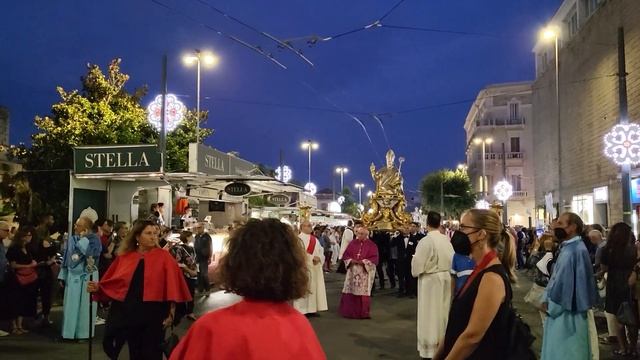 Lecce: processione dei Santi Oronzo, Giusto e Fortunato 24 agosto 2022 смотреть онлайн