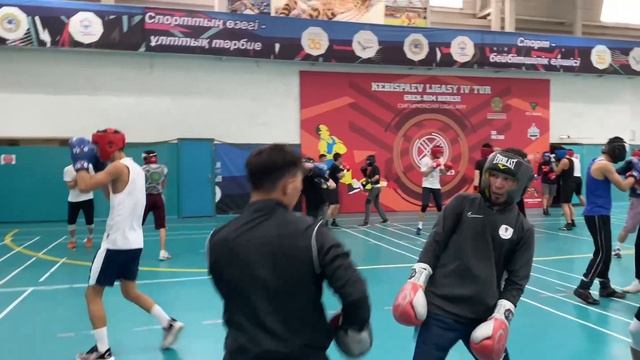 ЖЕСТКИЙ РУБАКА В ВЕСЕ 54 КГ ДАУЛЕТБАЙ ЕРАСЫЛ ПРОТИВ ВТОРОГО НОМЕРА КАЗАХСТАНА НА СБОРАХ В АЛМАТЫ. смотреть онлайн