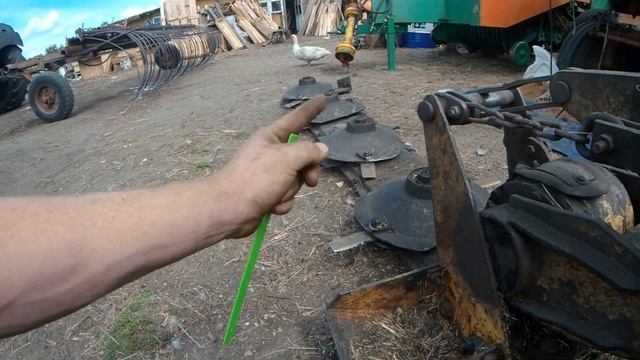 Регулировки рулонного пресс-подборщика ПР145М Унисибмаш. Устранение ухода бруса а КРН2.1 смотреть онлайн