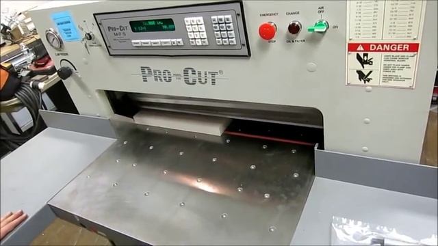 Pro Cut 32 Hydraulic Paper Cutter Model 320 w Air Bed смотреть онлайн