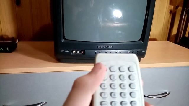 Первое включение ЭЛТ телевизора с помойки. Sitronics-1412n смотреть онлайн
