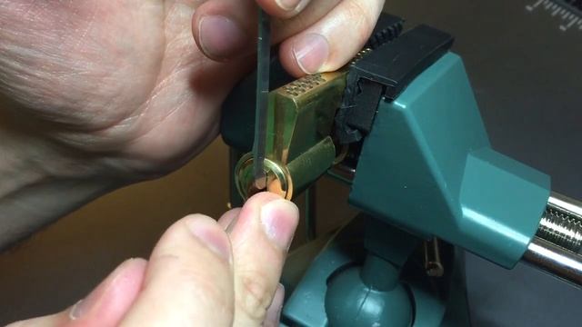 [120] Chinese 9-Pin BiLock(ish) Euro Profile Cylinder Picked and Gutted смотреть онлайн